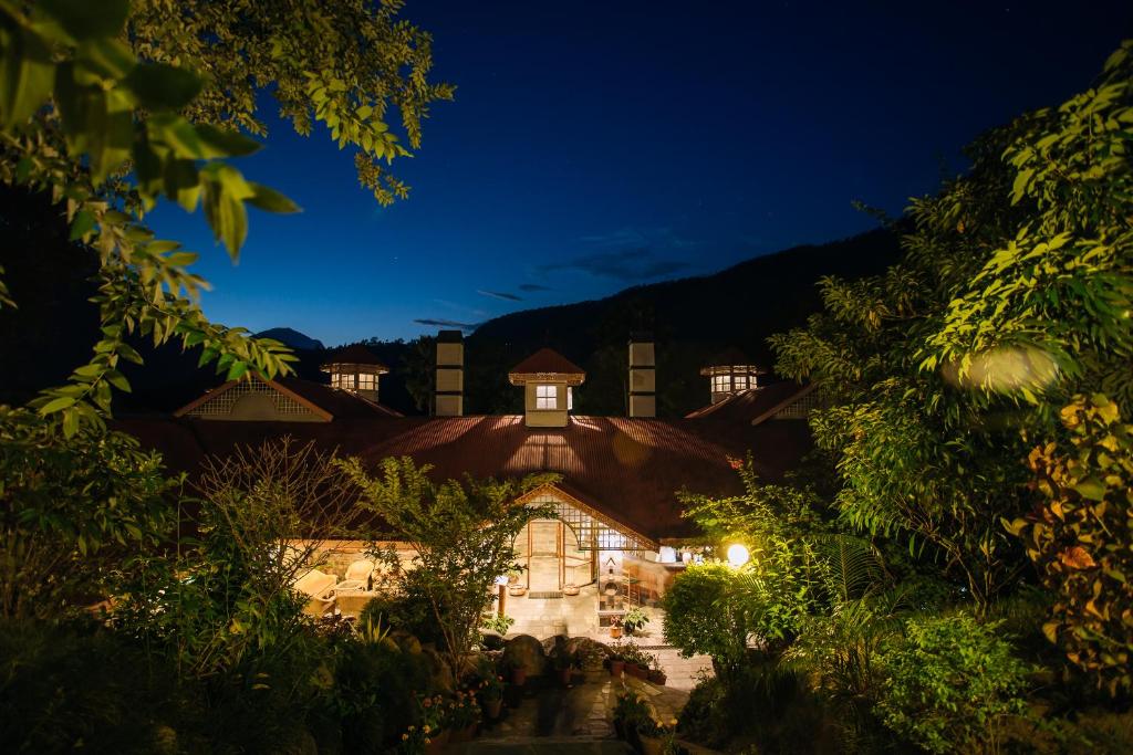Riverside Springs Resort