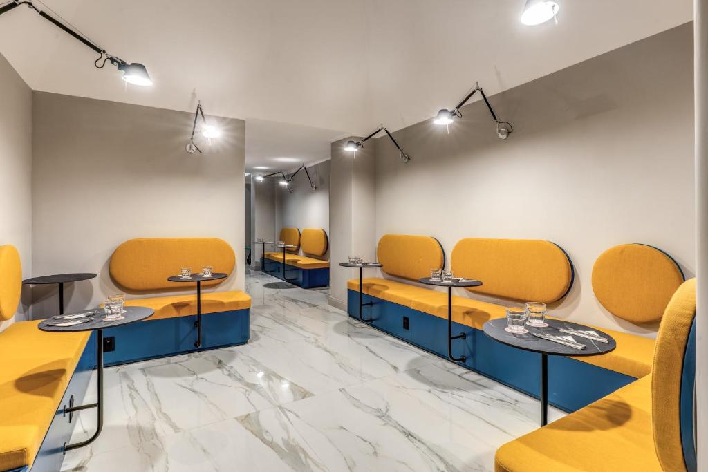 ホテル XX セッテンブレ (Hotel XX Settembre) フロント・ロビー