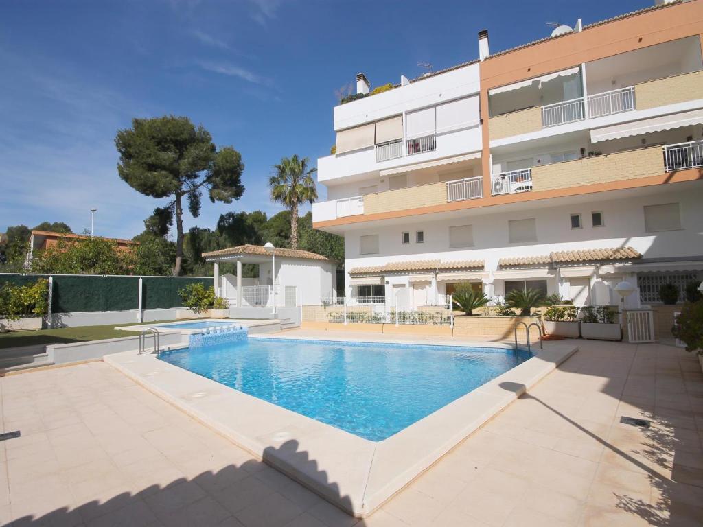 Charly - 4