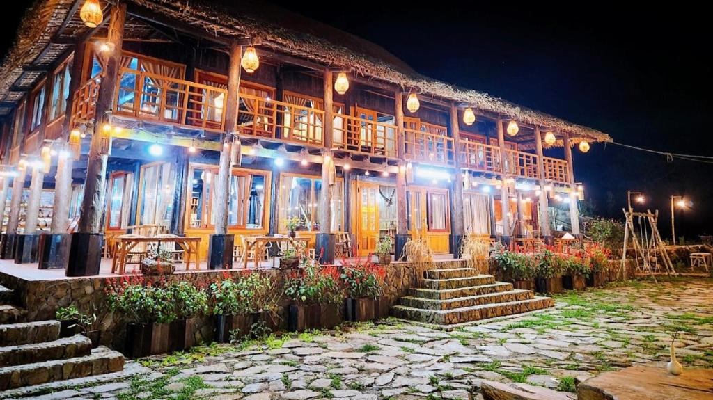 Ngu Chi Son Trekking Sapa Homestay Local Experience