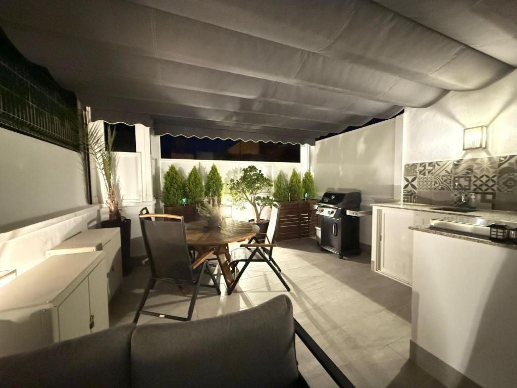 Atico con terraza privada , a 100 metros de playa Levante Santa Pola - 2