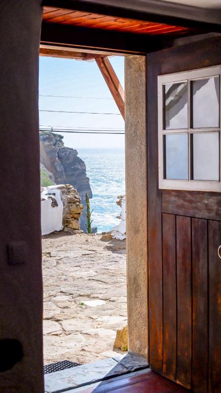 Private, romantic and cozy Room in Azenhas do Mar, Colares