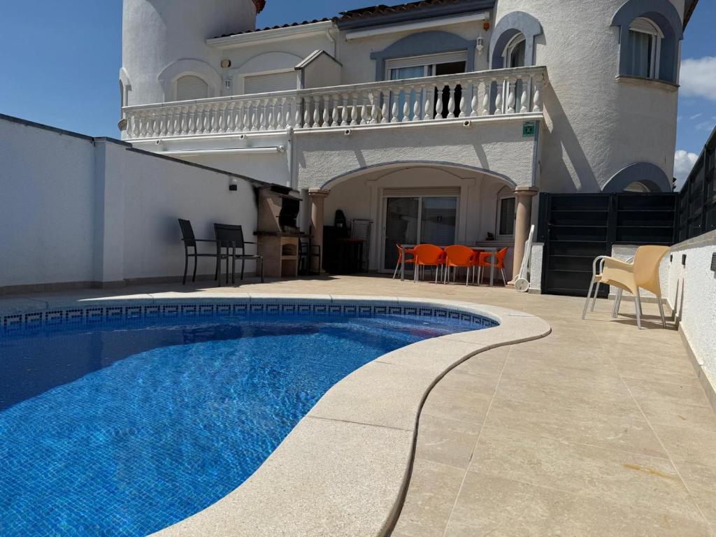 Raquel Koky, Empuriabrava