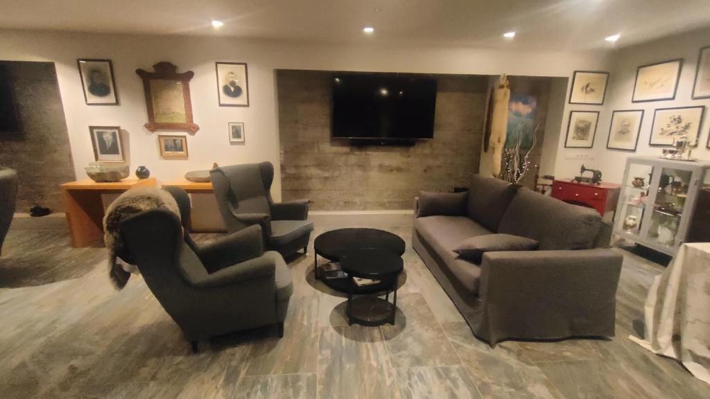 Shared lounge/TV area, Glacier World - Hoffell Guesthouse in Hornafjordur