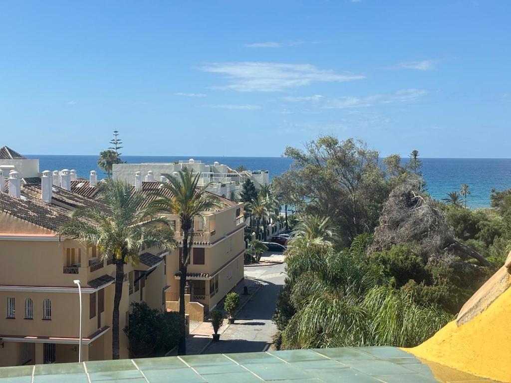 Elviria 2-level Apt Beach-Pool access, fully equipped - 3