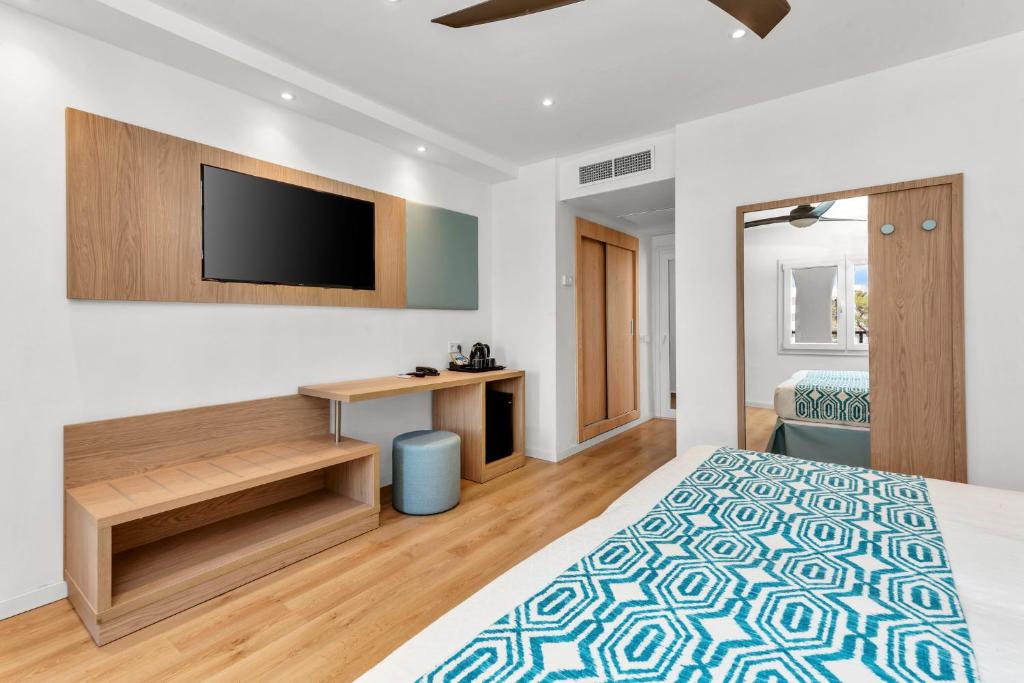 Hotel Palia Dolce Farniente 3 Sup — Hotel rooms in Cala d´Or, Balearic Islands
