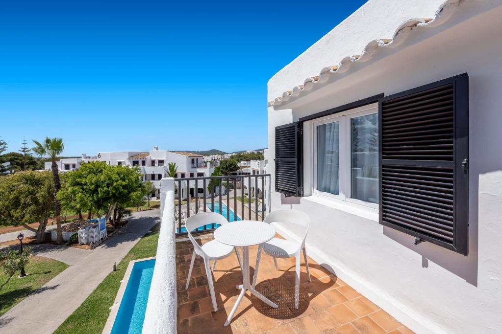 Hotel Palia Dolce Farniente 3 Sup — Hotel building in Cala d´Or, Balearic Islands