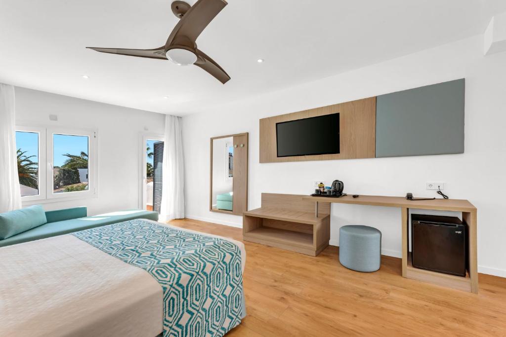 Hotel Palia Dolce Farniente 3 Sup — Hotel rooms in Cala d´Or, Balearic Islands
