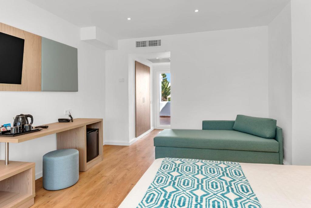 Hotel Palia Dolce Farniente 3 Sup — Hotel rooms in Cala d´Or, Balearic Islands