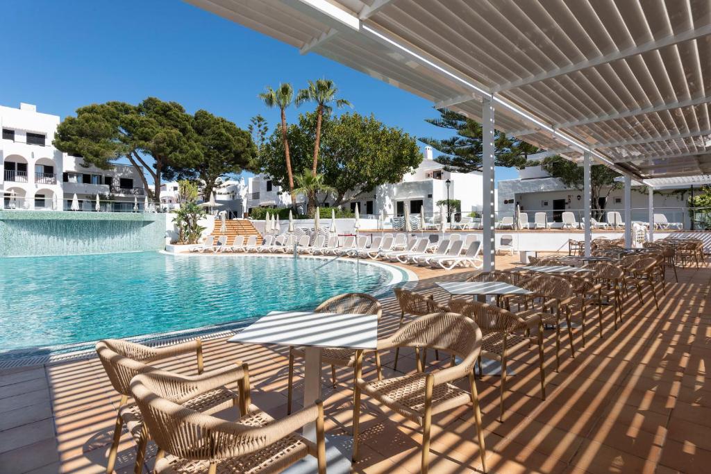 Hotel Palia Dolce Farniente 3 Sup — Swimming pool in Cala d´Or, Balearic Islands