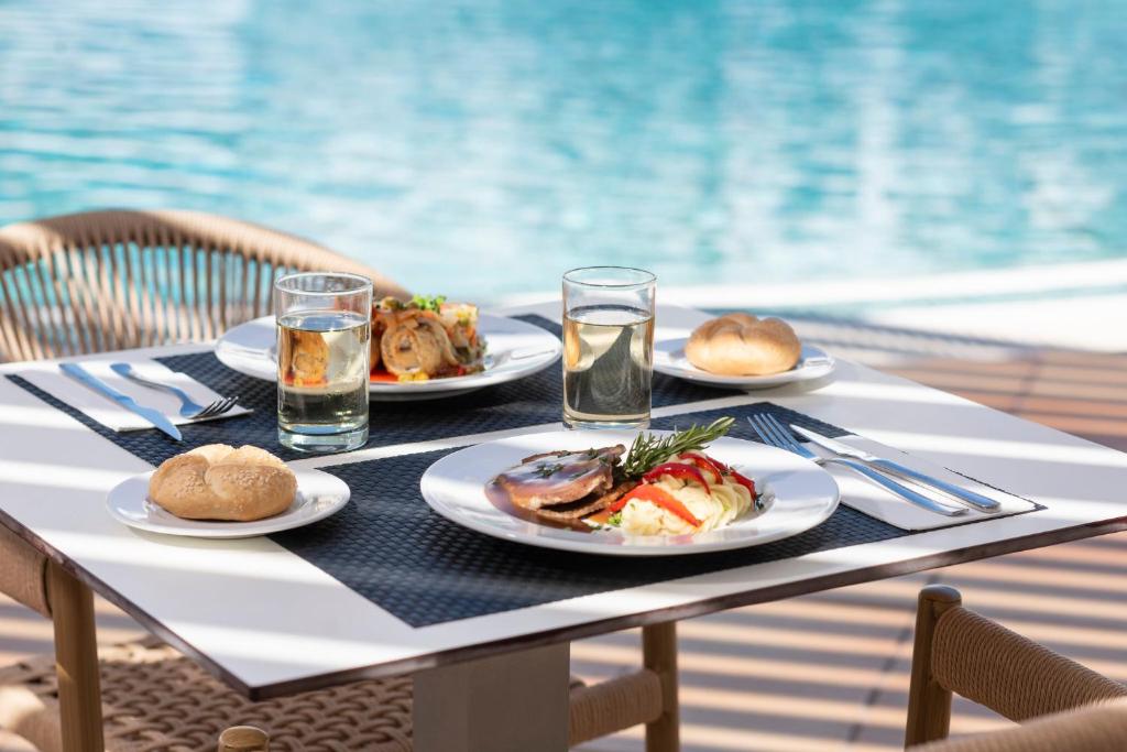 Hotel Palia Dolce Farniente 3 Sup — Restaurant & bars in Cala d´Or, Balearic Islands