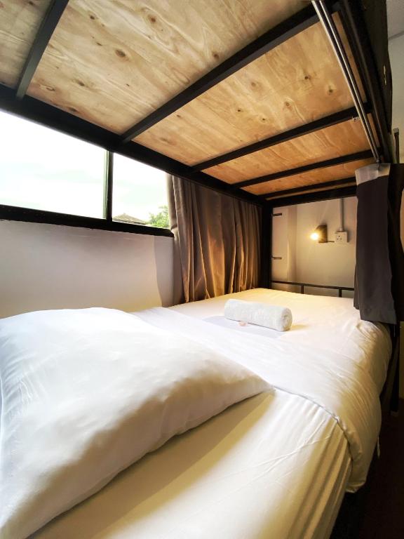 Pine Armenian, George Town