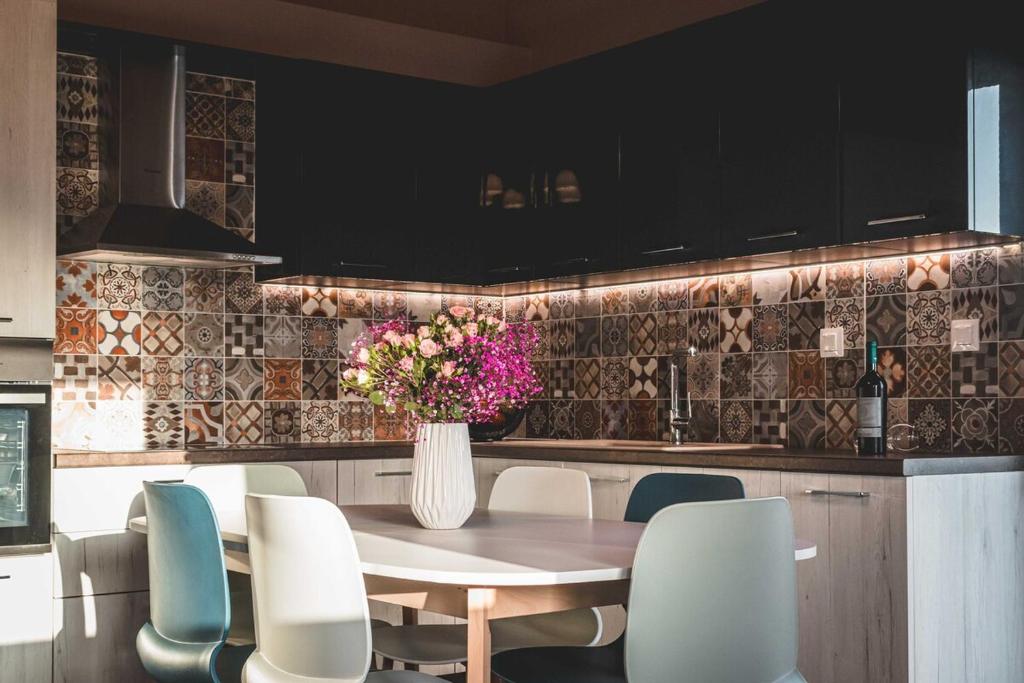 Morfeas Collection, Makrigialos