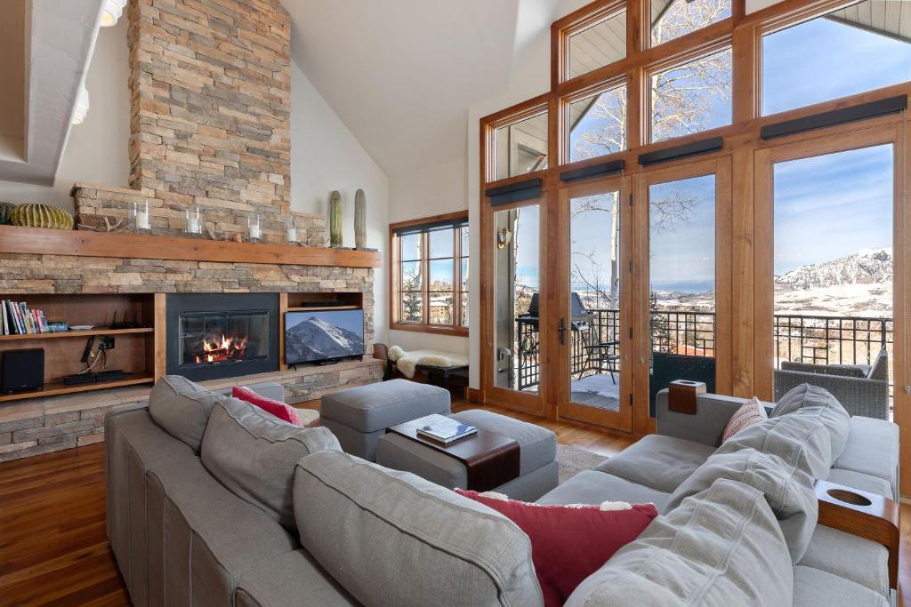 Ascent at Aspen Ridge by Exceptional Stays, Telluride