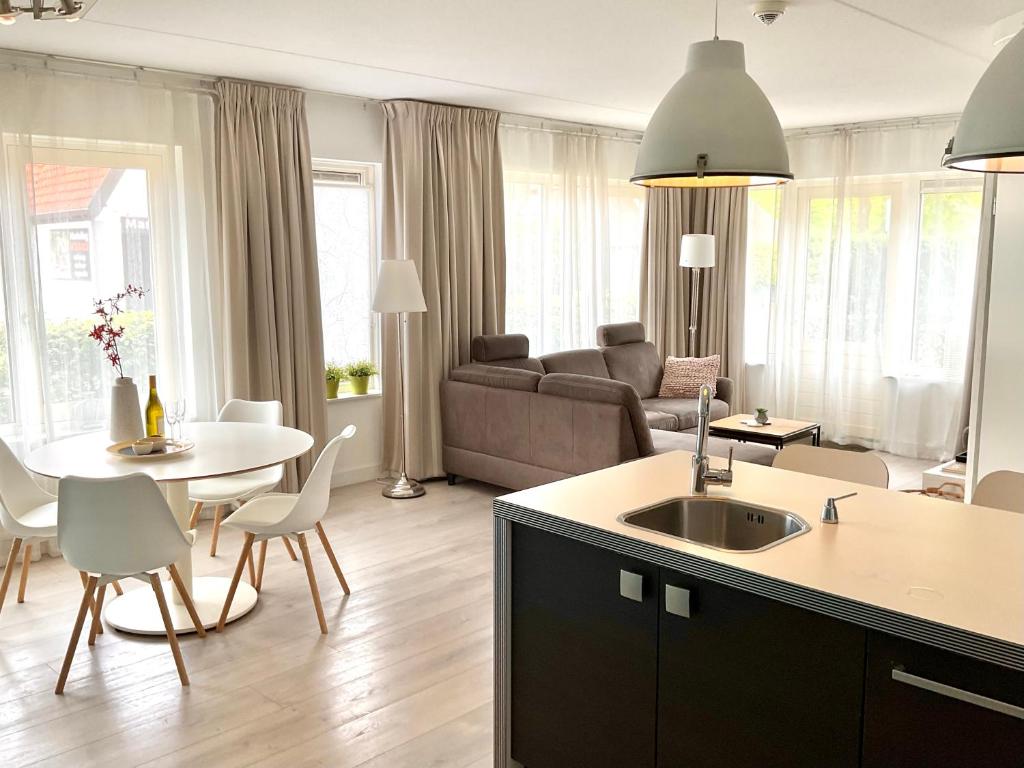 Luxe Duinsuite, Groet