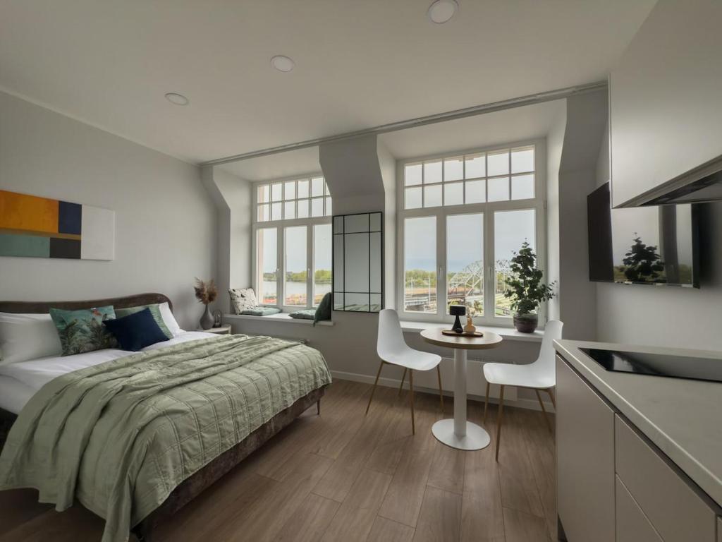 Bright & Cozy Studio Overlooking the River, Riga