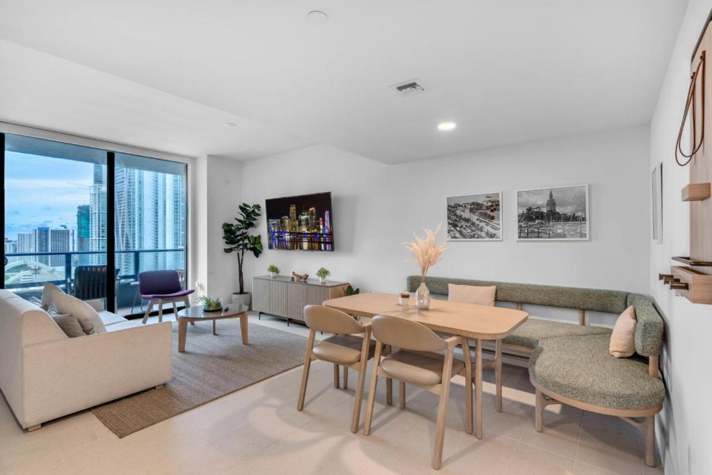 Experience Miami Vibes in the Heart of Downtown, Miami