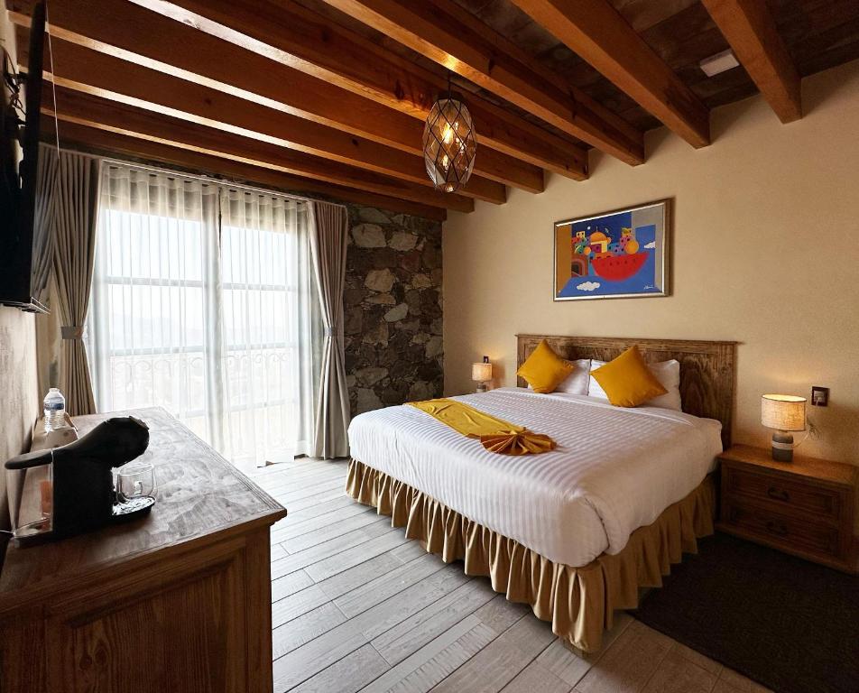 Tierra Adentro Hotel, Fashion Grill & Spa - 4
