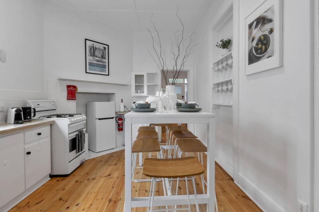 Minutes from the beach Glenelg, Glenelg