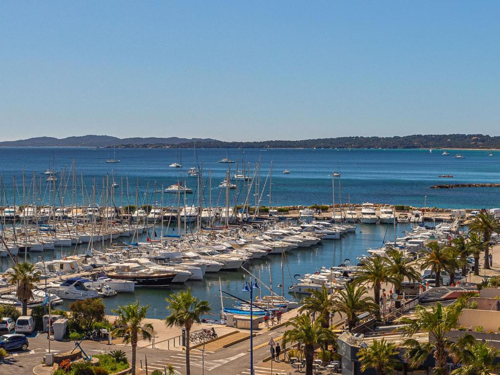 Apartment Les Astérides by Interhome, Hyères