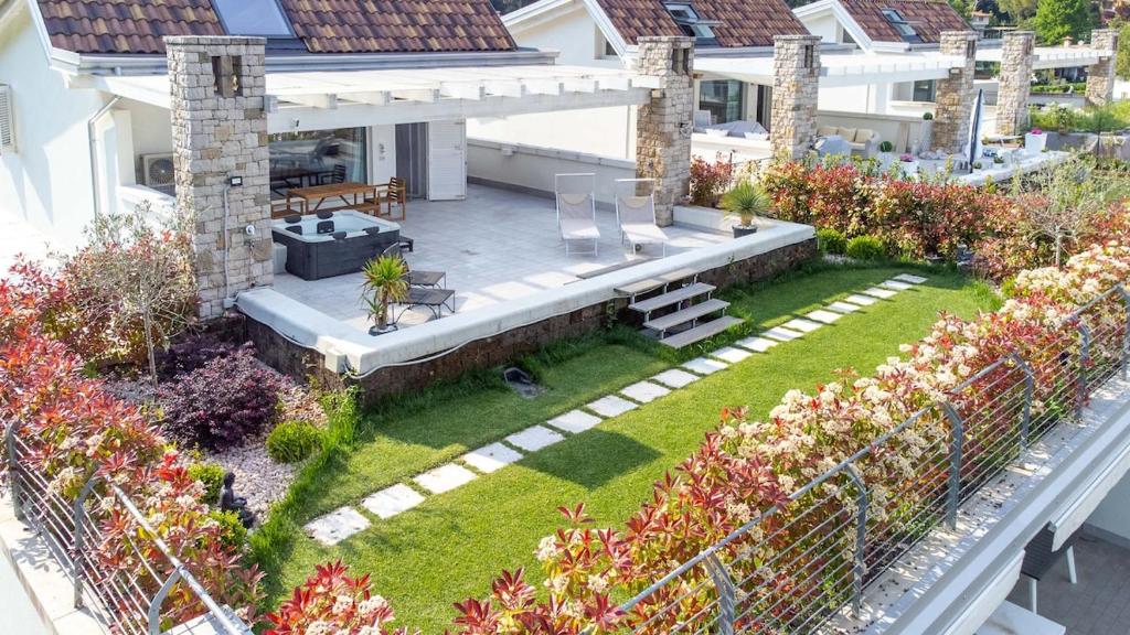 Vasca idromassaggio privata - Gardalake Luxury Penthouse - 3