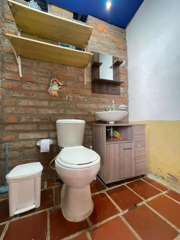 Granja El Arrayan, Estación El Salto