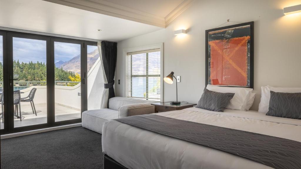View, The Waterfront Apartments in Queenstown