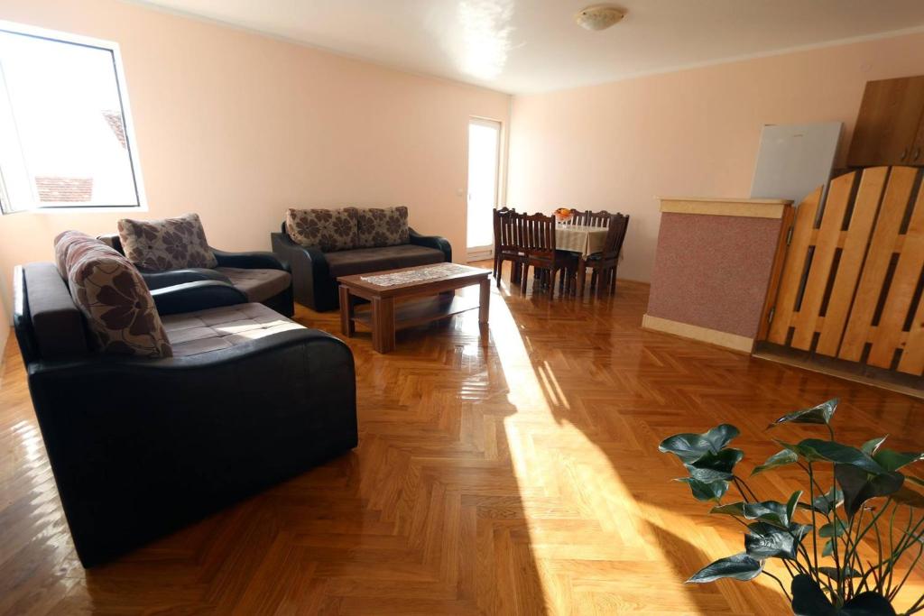 Apartments Pax - 3