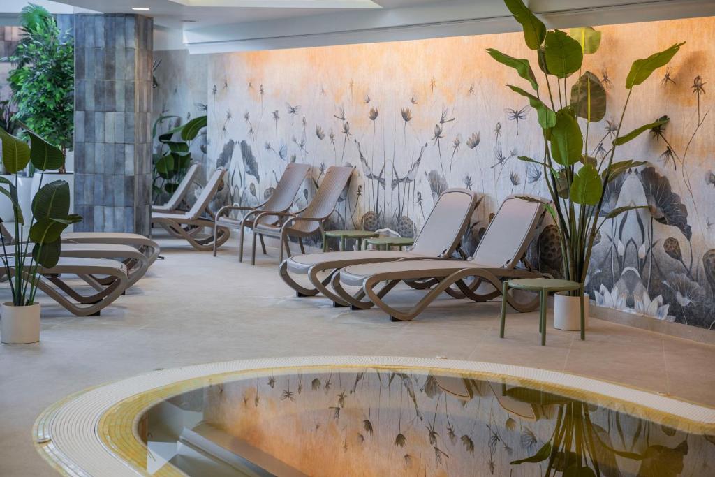 Swimming pool, Hotel Atlantis Medical, Wellness & Conference in Hajduszoboszlo