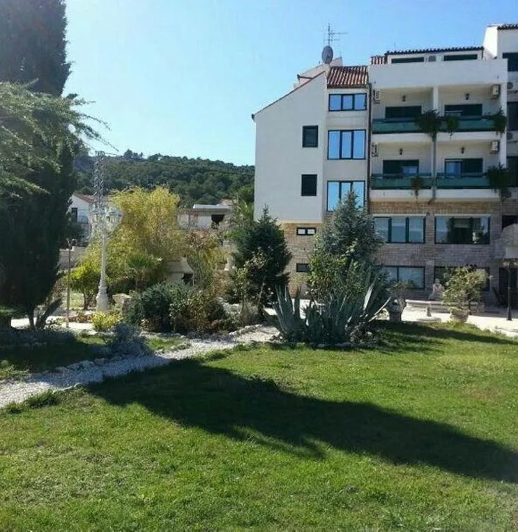 Hotel Vila Marco Polo, hotel in Slatine