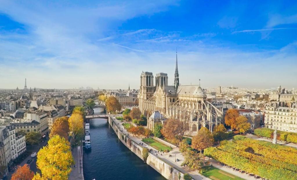 Mini loft in Notre Dame district, Île Saint-Louis, Paris - 4