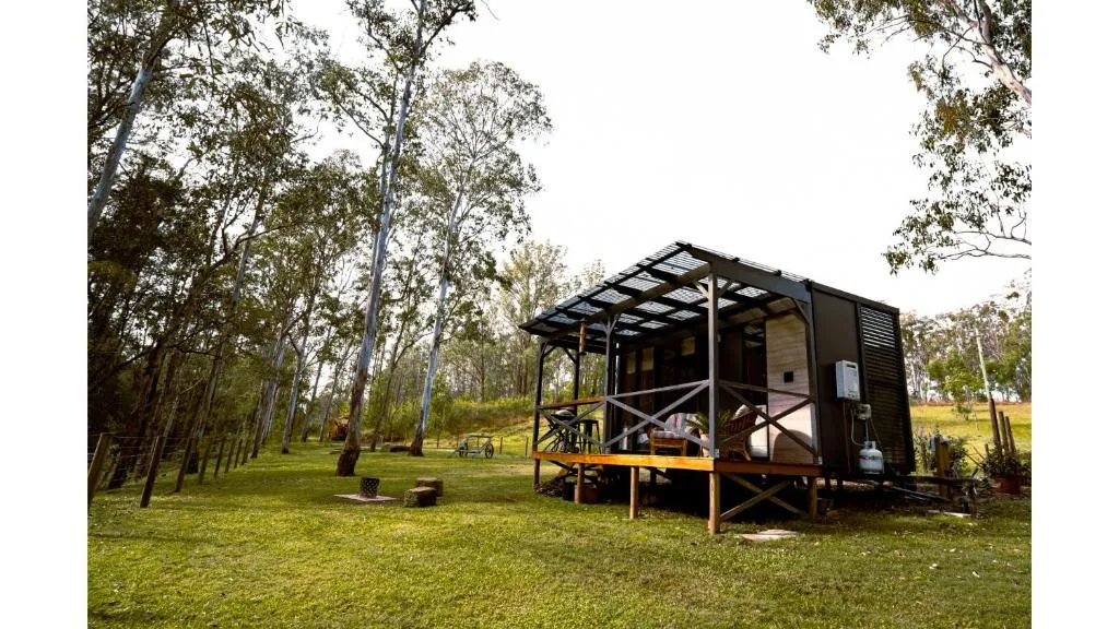 Rivers Edge Cabin by Tiny Away，位于巴灵顿的酒店