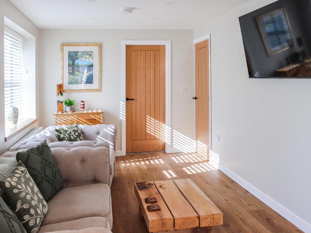 Cae Cwta, Llanddwywe