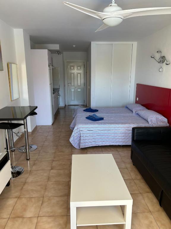 Modern Studio FREE WIFI Heated Pool - 3