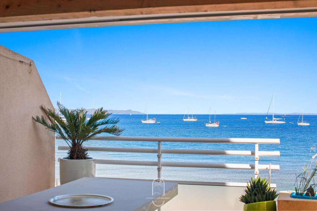 Hyères Plage Bona 1 chambre lit superposés Parking Wifi Pieds dans l'eau BY HC - 2