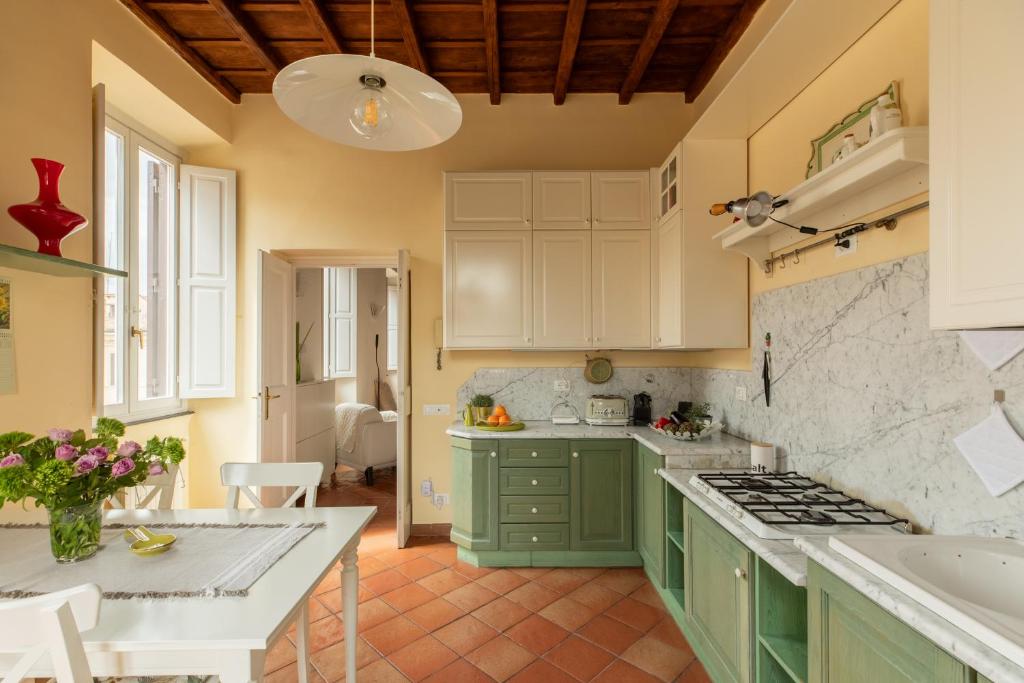 iFlat Trevi Charm, Elegant & Comfy Roman Escape - 4