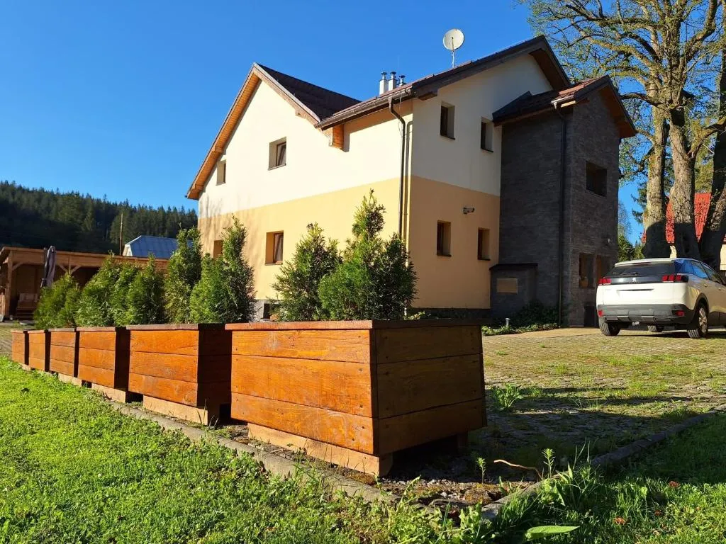 Vila Pohoda Javorníky s rozľahlým pozemkom, hotel v destinaci Makov