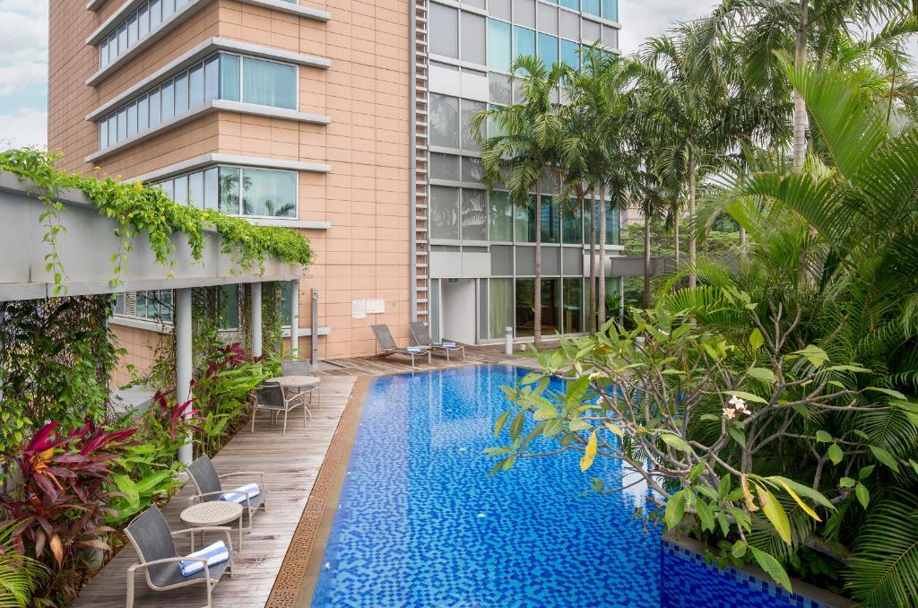 Swimming pool, Park Avenue Rochester Hotel in Singapore