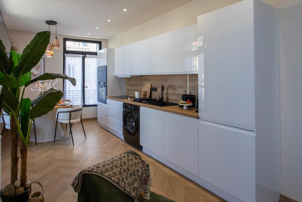 #52 Staywizus - Etoile Suite ,Central, Balcony, AC - 5 min Place Massena - 4