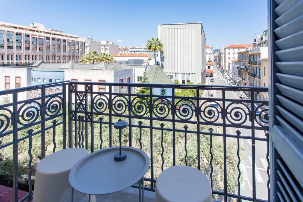 #52 Staywizus - Etoile Suite ,Central, Balcony, AC - 5 min Place Massena - 5