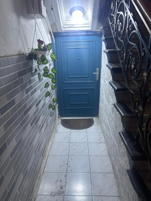 MI Hostel, Mekhrably