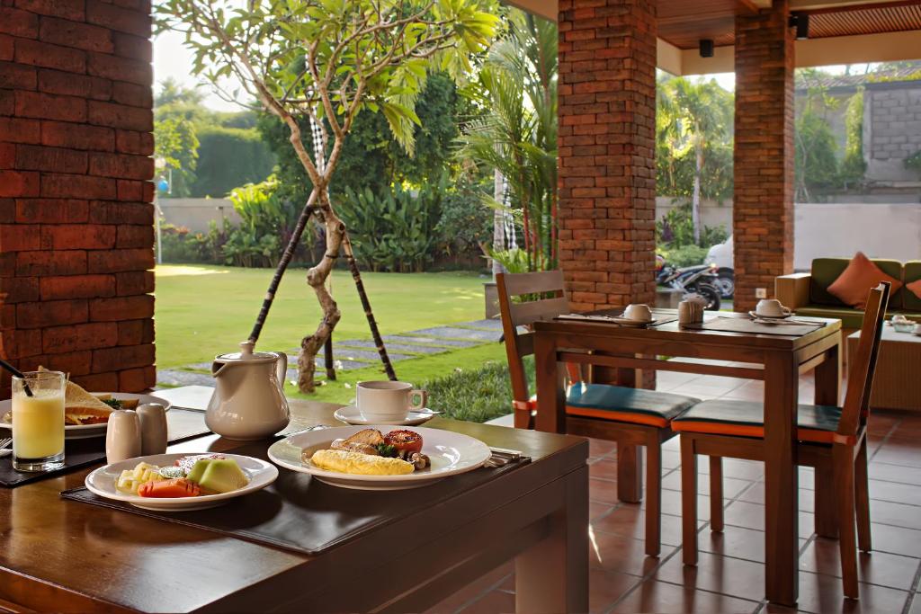 쿠부 쳄파카 스미냑 호텔의 아름다운 모습