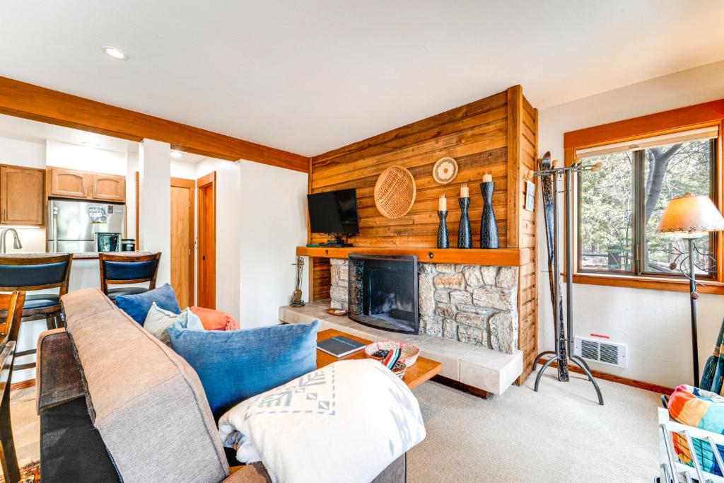 Hike, Sled and Ski! Cozy Tahoe City Condo with Hot Tub, Tahoe City
