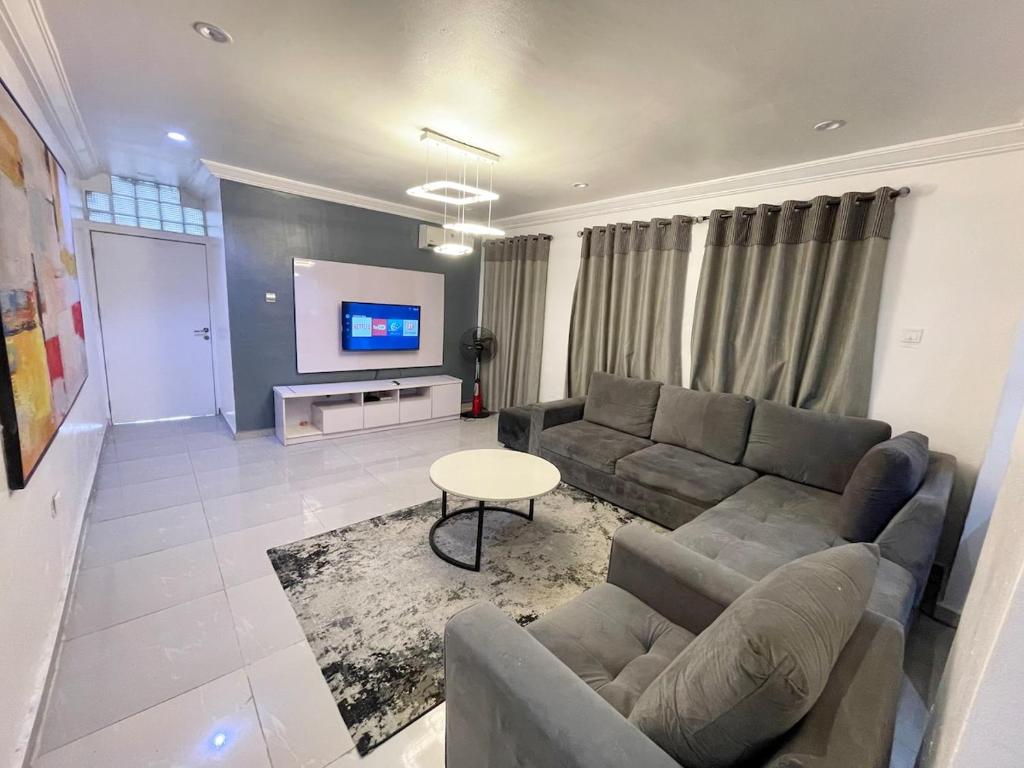 The Aire Flat, Lagos