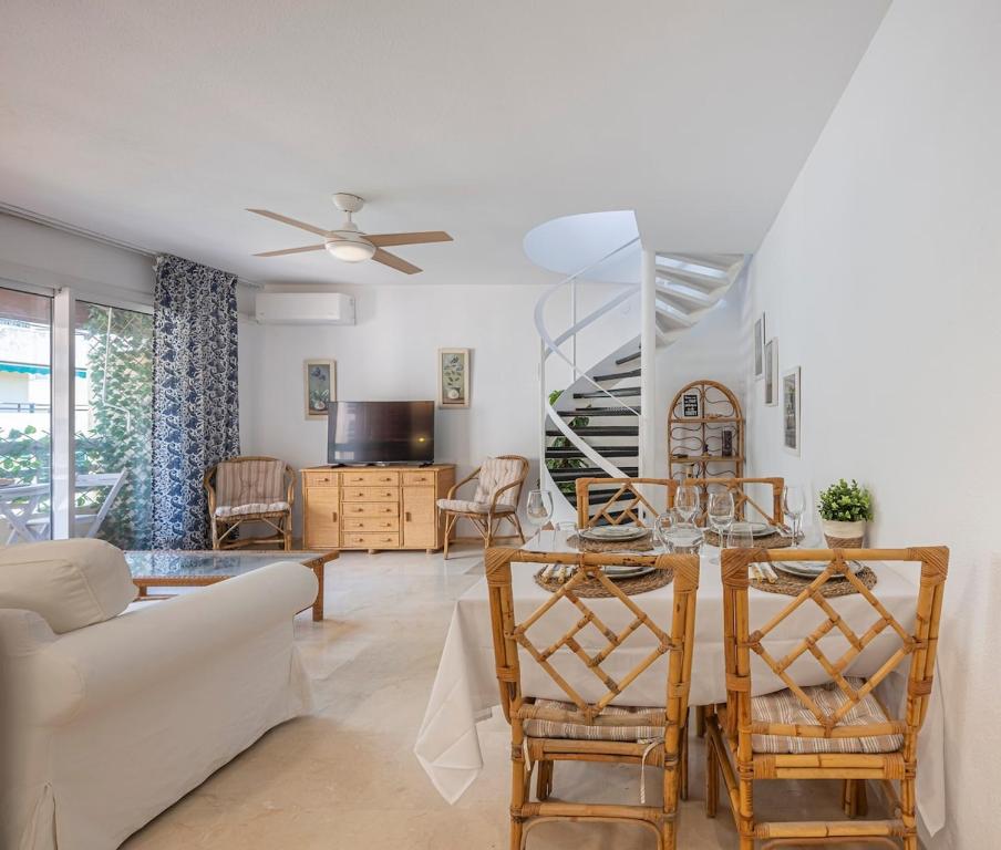 Wonderful Flat with PrivateTerrace and Pool, Marbella