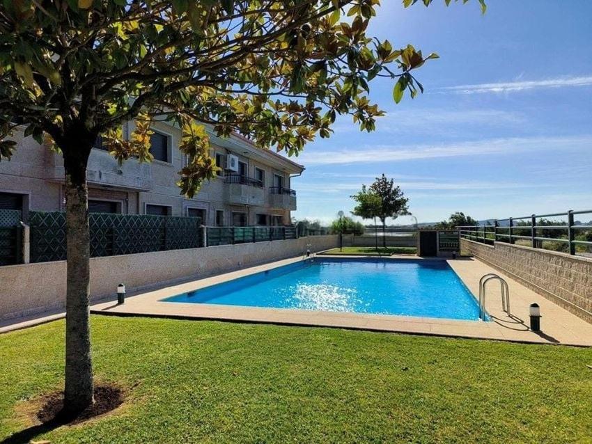 Apartamento con piscina en Playa de A Lanzada - 1