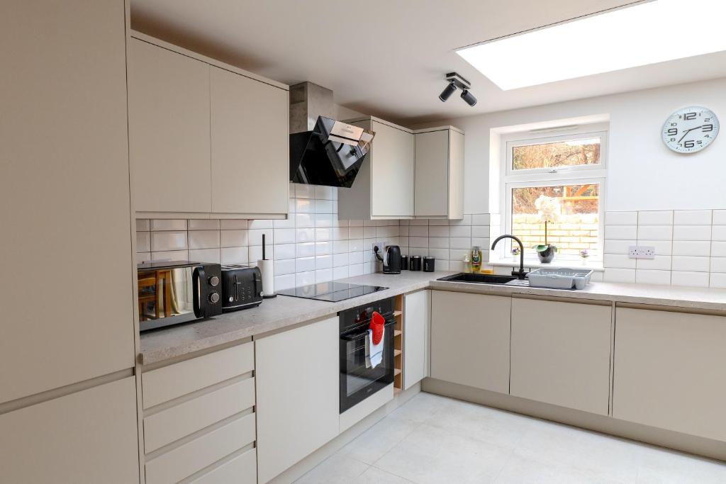 Peakstone House, Woodhouse