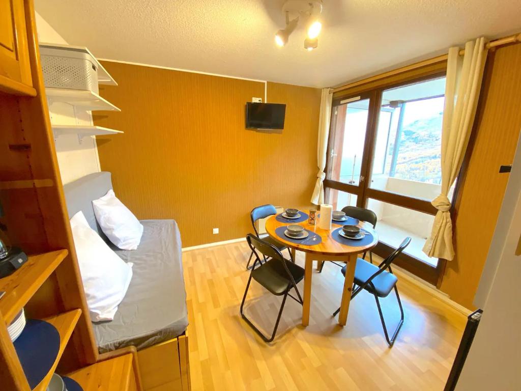 Studio avec balcon et vue exceptionnelle au Super-Sauze - skis aux pieds - 3