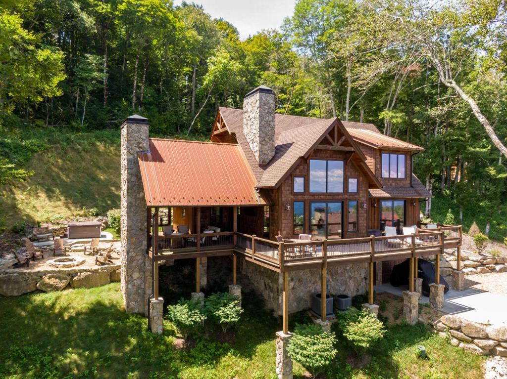 Hill of a View at Eagles Nest, Banner Elk