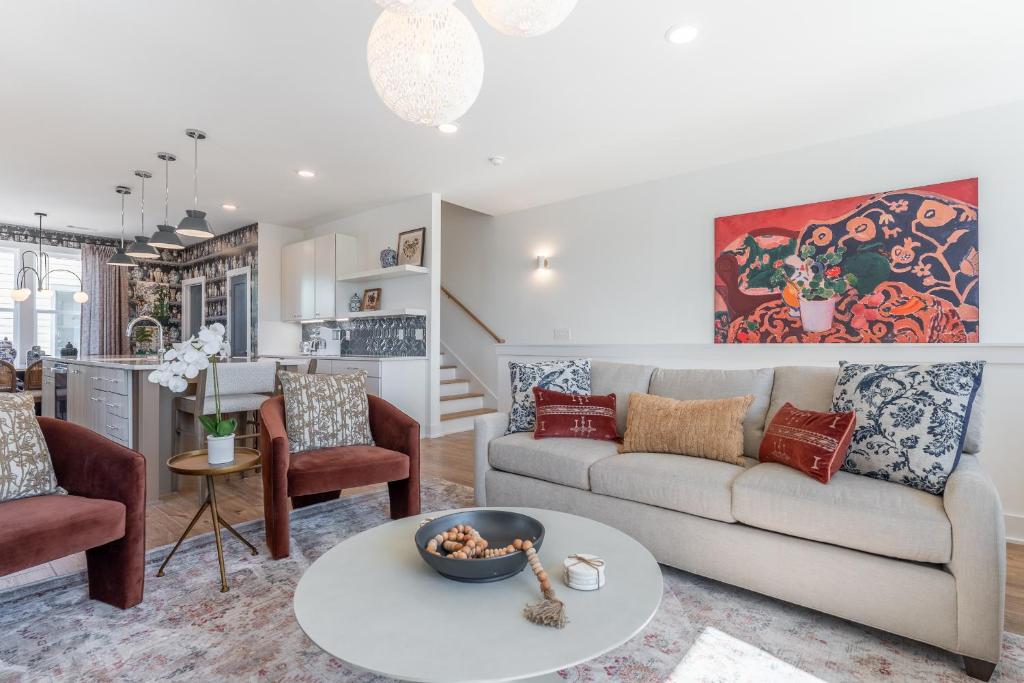 Mira & Milo at The Lucy by Stay Local Nashville, Nashville